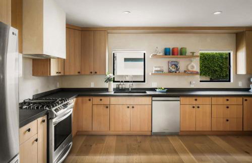 NEW! High-End Spanish Duplex | Luxury 3BR - Foto 1