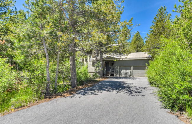 Northwoods Hangout Near Tahoe Donner - Foto 32