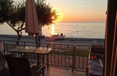 Beachfront Paradise - Foto 25