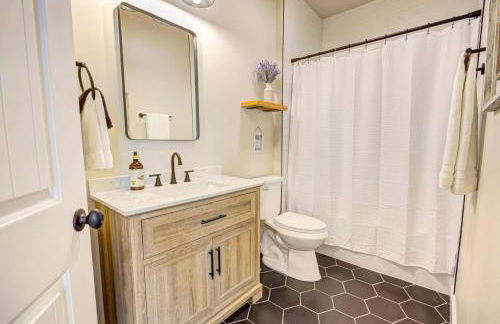 Winters Lodge at Little Ranches 5 min to Square - Foto 23