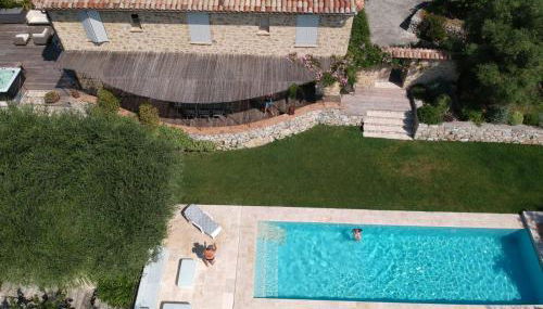 villa provençale en pierre avec vue sur la mer, piscine et jacuzzi - Foto 4