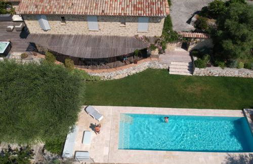 villa provençale en pierre avec vue sur la mer, piscine et jacuzzi - Foto 4