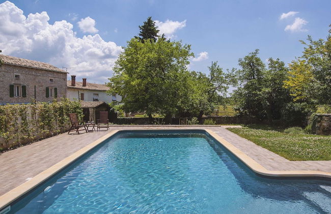 Spacious Holiday Home in Svetvincenat With Pool - Foto 30