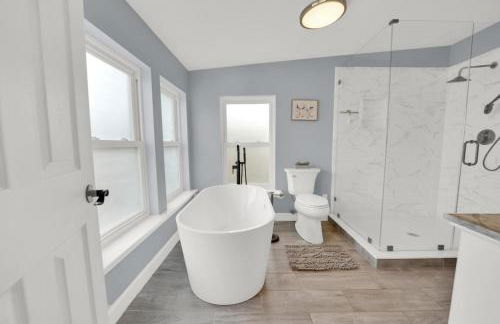 Luxury Bathroom Home with Game Room 25 Mins to PCB - Foto 49