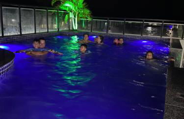 No Atalaia, Fort Poseidon rua do Atalho a 700 metros da praia do Atalaia, apartamento novo decorado, varanda, sala de estar e jantar, 02 suítes, 03 banheiros, lavanderia, cozinha, piscina, churrasqueira, salão de jogos, vista parcial das dunas e mar - Photo 63