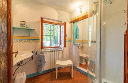 Awesome Home In Villa Di Piteccio - Foto 26