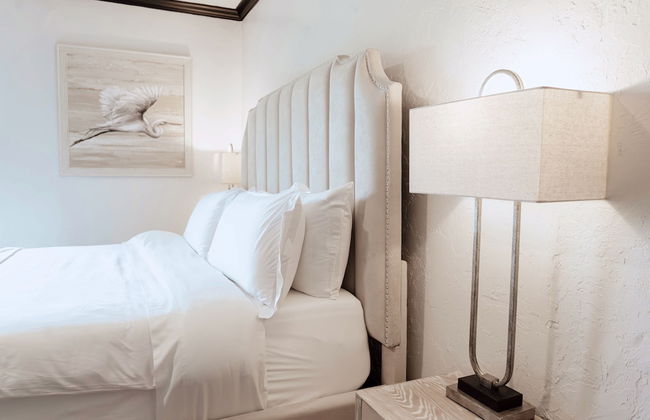 Cozy 6BR Home Near Plaza Dist -sleeps 15 - Photo 31