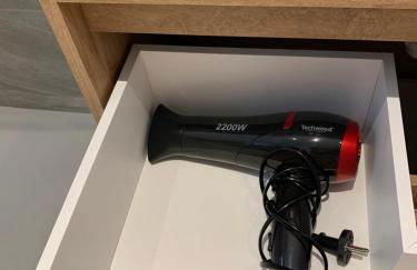 Studio calme avec Parking accès rapide Eurexpo Le Chasseland - Foto 15