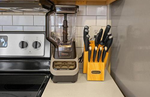 Steps Away From Mass Ave in Heart of Indy with Balcony - Foto 19