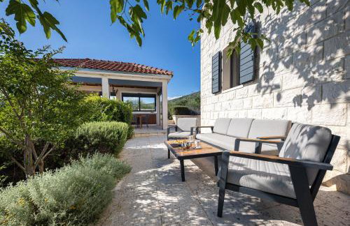 Villa True Oasis with Heated Pool - Photo 9