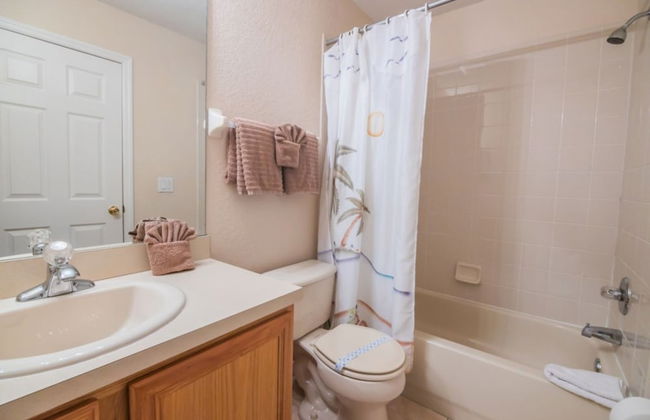 Lynval's Regal Palms Resort Townhome - Photo 16