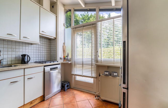 Dog-friendly Stay w/ Spa - Photo 10