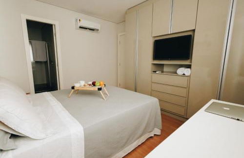 LRFlat 3 - Flat para pessoas exigentes com requinte e conforto próximo de tudo! Garagem e portaria 24h - Photo 2