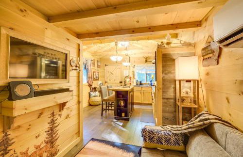 Glamping Getaway with Porch in Wisconsin Northwoods - Foto 7