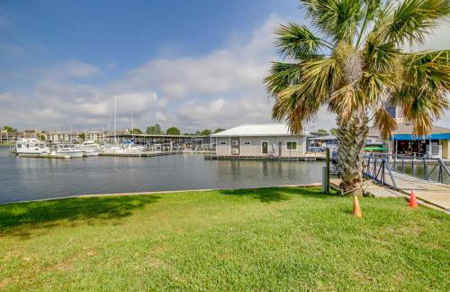 Chic Montgomery Condo with Balcony and Pool Access! - Foto 26