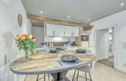 1 Bedroom Lovely Apartment In Irrhausen - Foto 12