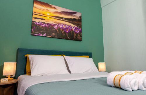 Central & Riverfront Room 2 - Photo 8