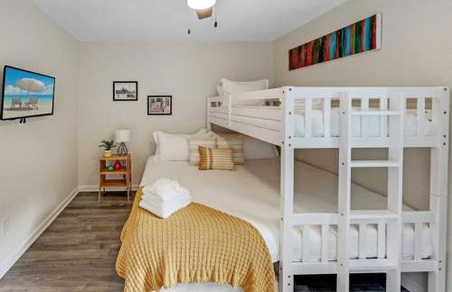 Cold Plunge Outdoor Shower Bike to Shem Creek - Photo 31