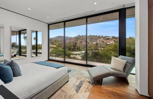 Luxurious 5BR Villa in BH with Pool, Theater, and Views - Foto 30