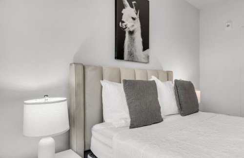 Peaceful 2BR by the Bay Pool and Coastal Vibes - Foto 18