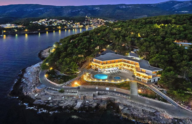 Beautiful Apartments in Jelsa, With Pool - Photo 38