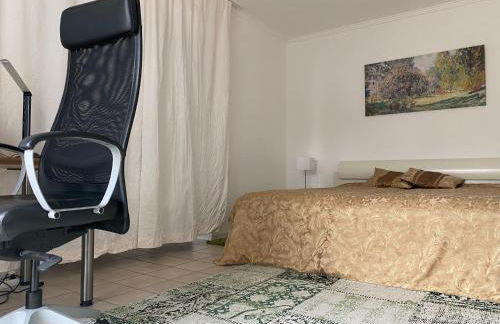 Gemütliche und voll ausgestatette 2 Zimmer Ferienwohnung am Wörthsee mit Terrasse, Grill, Schaukel, Doppelbett oder getrennte Betten fußläufig zu S-Bahn nach München und See, ideal zum Entspannen aber auch zum Arbeiten - Foto 22