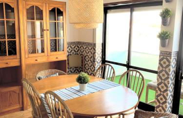 Family Apartment with Balcony, 5 min from the Beach - Foto 1