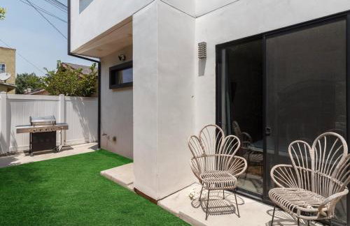 Luxury Modern 4 Bedroom 4 Bathroom Home with Rooftop Deck #4 - Foto 55