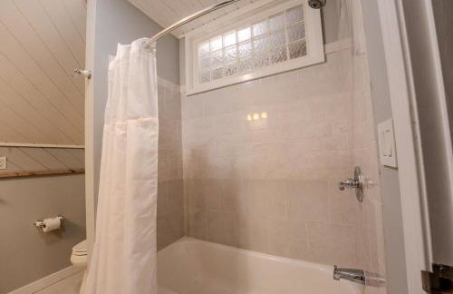 10 Min to Loon-Hottub-Pet Friendly-EV Charger - Foto 28