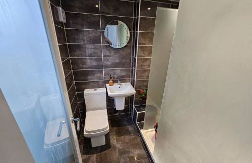 Cosy Oakbank Apartment close to Wishaw hospital - Foto 9