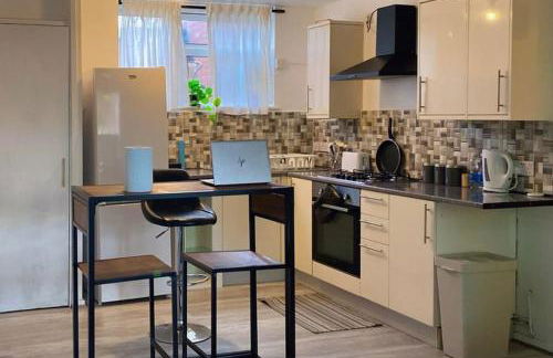 Fabulous 1Bed Apt with Balcony in Central Birmingham - Foto 9