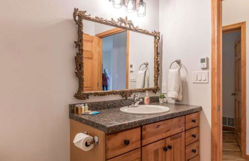 Fall Colors Getaway Walk to Downtown & Ferry - Foto 24