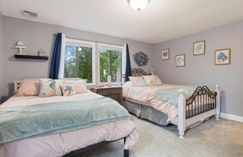 Lakefront Osage Beach Condo + Workspace w/ Pool Views - Foto 24