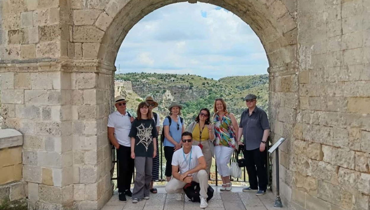 Foto de grupo en un mirador de Matera