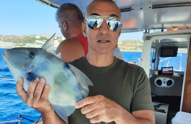 Capitán Manolis Pesca con barbacoa en el barco - Foto 23