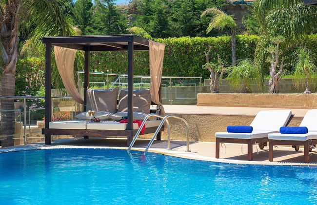 Quinn Hill Luxury Villa - Photo 19