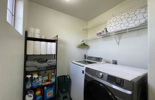 Gorgeous Abode 3 Bedrooms Hide-out in Mesa - Photo 58