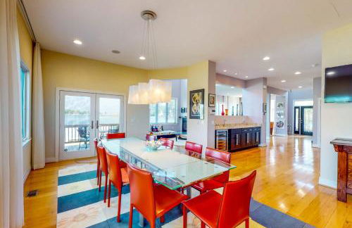 Deck and Private Dock! Winchester Creek Estate - Foto 8