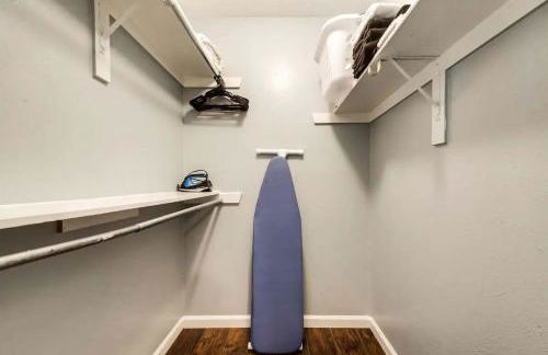 1BD Condo Pool South Irving I40 - Foto 6