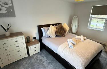 3 Bed house near Tenby with Hot Tub - Photo 12