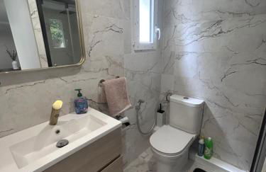 Charmant studio neuf et meublé - Foto 7