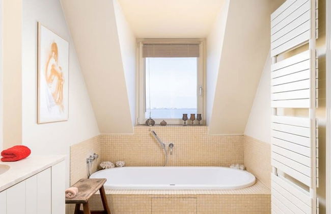 Stunning Penthouse With Free Parking and sea View - Foto 38