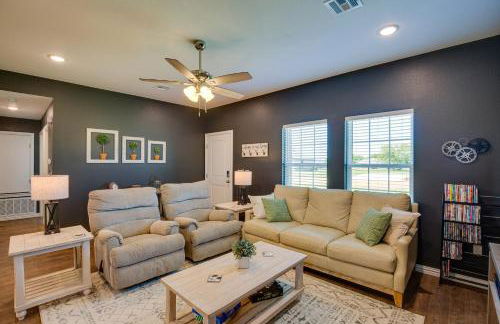 Madill Vacation Rental with Grill Near Lake Texoma! - Foto 6