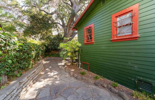 Charming Garden Cottage & Walk to UC & BART & Parking - Photo 36