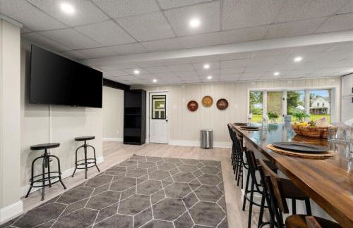 Whitewaters-Main plus Genoa on Oneida Lake - Sleeps 19 - Photo 38