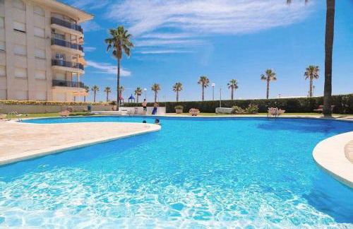 NEW! Modern apartment right on the beach! - Foto 35