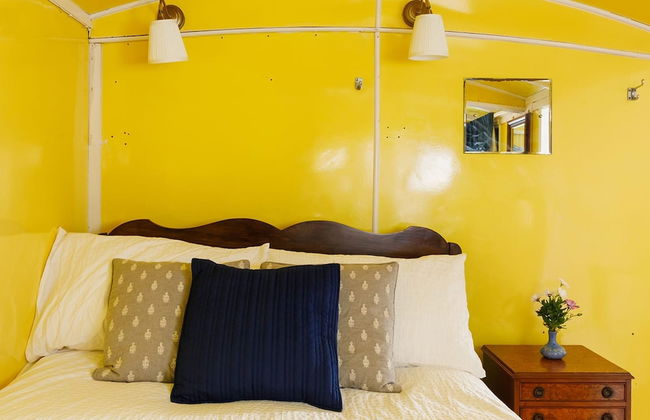 Sunny Seafront Chalet - Sleeps 6 - Photo 22