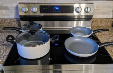 Cozy Family Cottage - Historic Top of The Hill - Foto 40