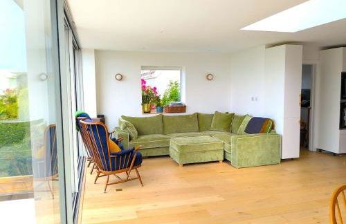 Sea View Villa with Huge Garden & Table Tennis - Foto 41