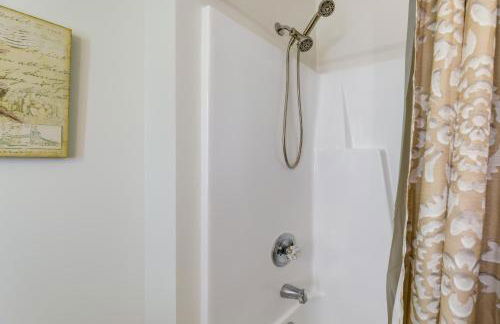 Updated Hubert Vacation Rental 5 Mi to Beaches! - Foto 21